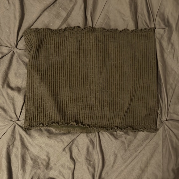 Brand new sage green crop top! Size M/L - Picture 2 of 2